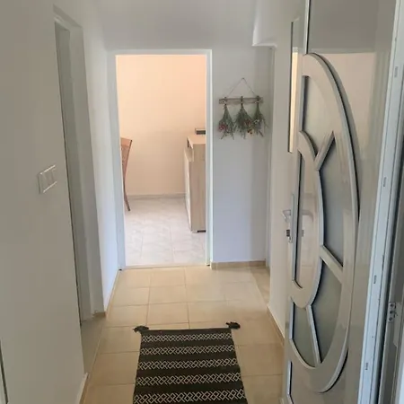 Neira Near Dubrovnik Apartment